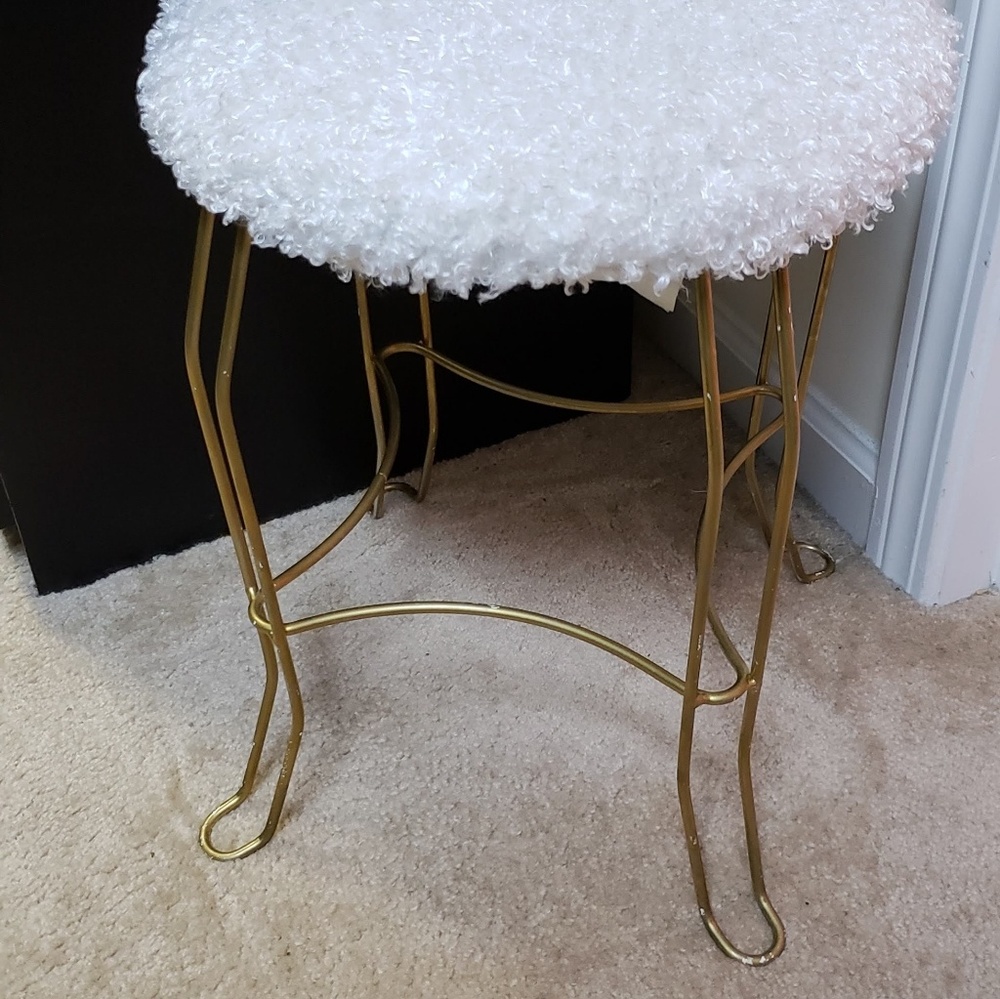 Powder seating stool